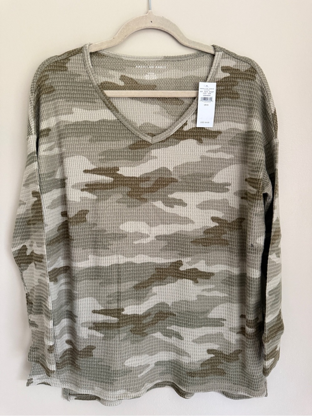 NWT American Eagle Outfitters Women's V-Neck Camo Waffle Knit Top, size small
